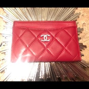 CHANEL rouge CC holder